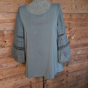 Olive green, Sharagano brand, long ruffled sleeves, size Medium